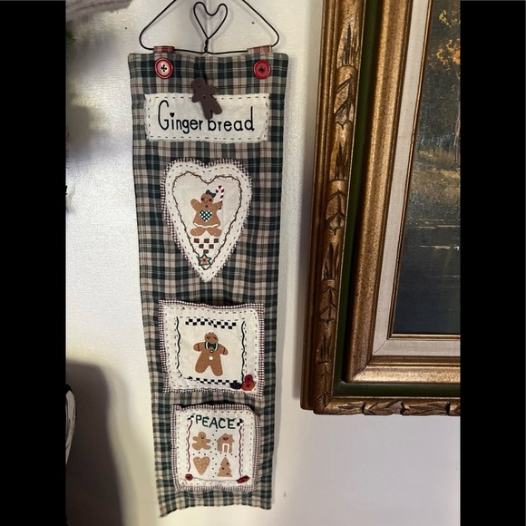 Vintage 1970’s Gingerbread Man Christmas Card Peppermint Heart Design Holder - Picture 2 of 8
